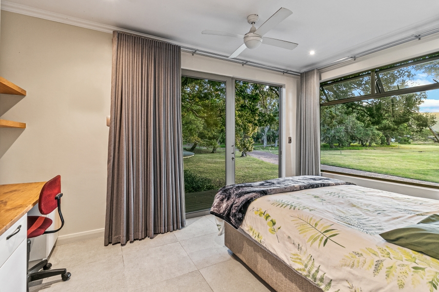 5 Bedroom Property for Sale in Brenton On Lake Western Cape